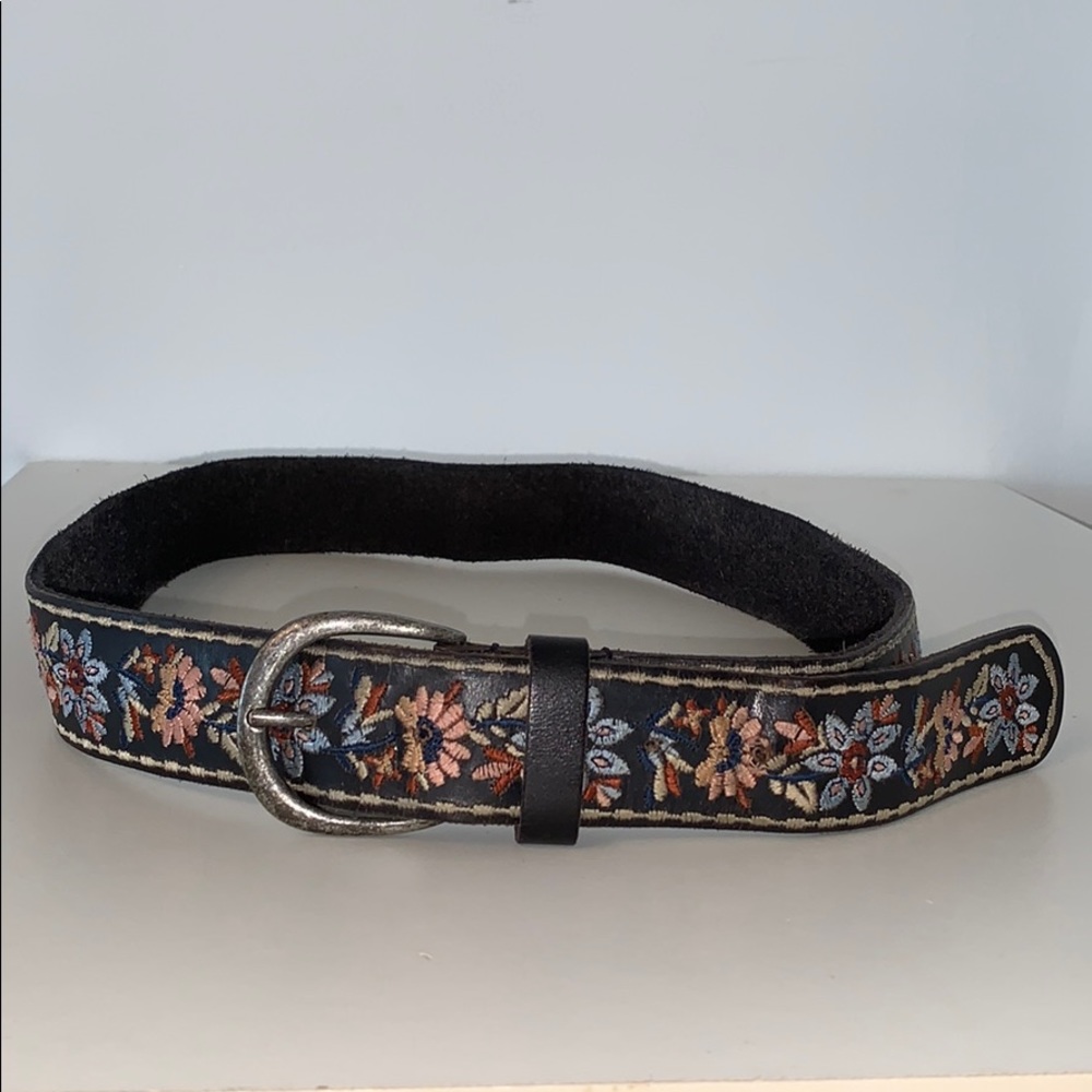Lucky Brand Floral Embroidered Belt